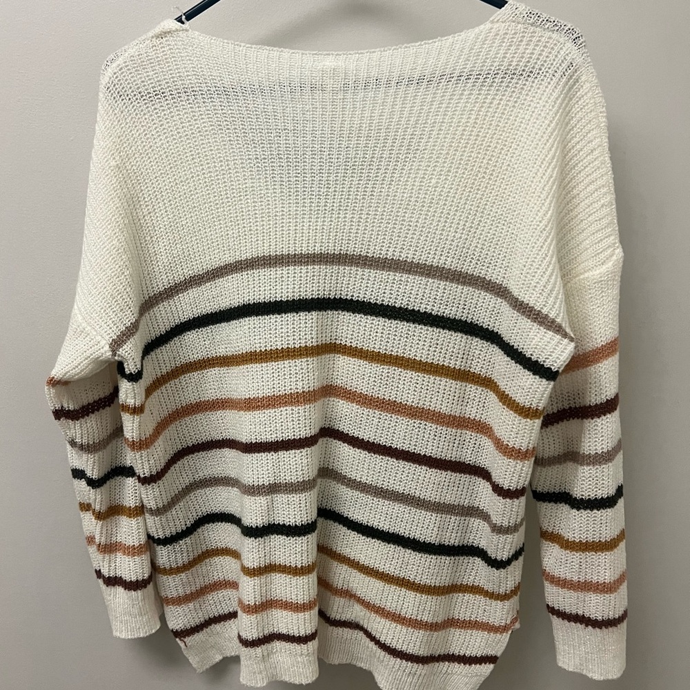 Boutique V Neck Sweater - Picture 2 of 3